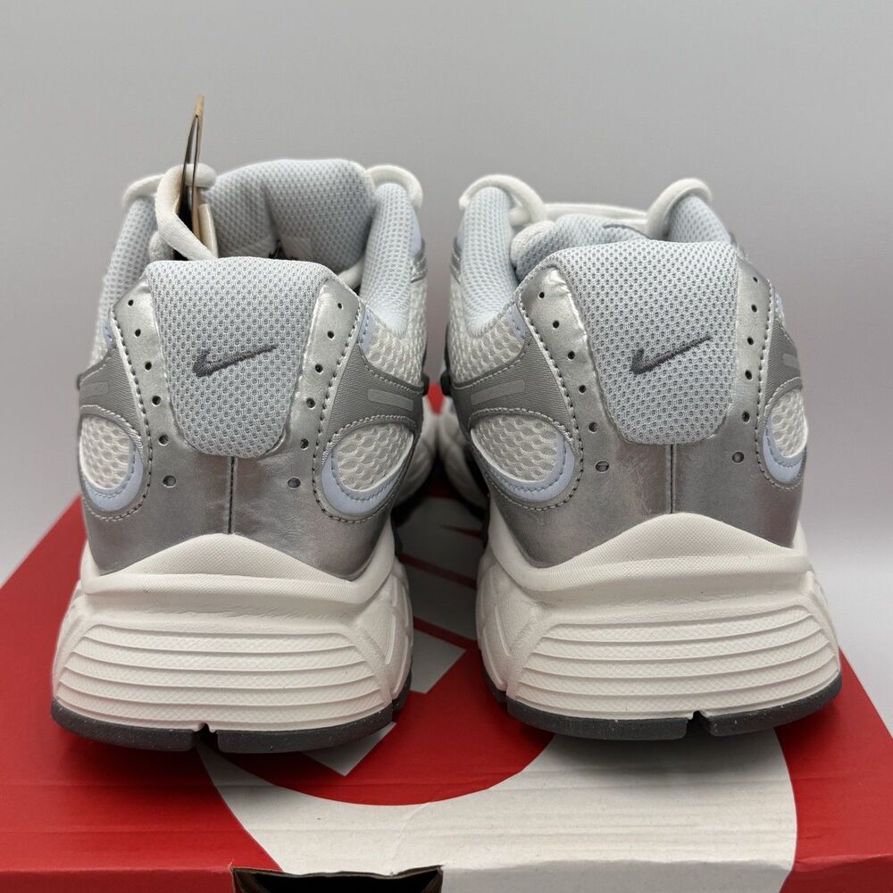 Nike V5 RNR Running Womens Size 9 White Blue Tint Grey Silver HQ7901-103 - Picture 4 of 12